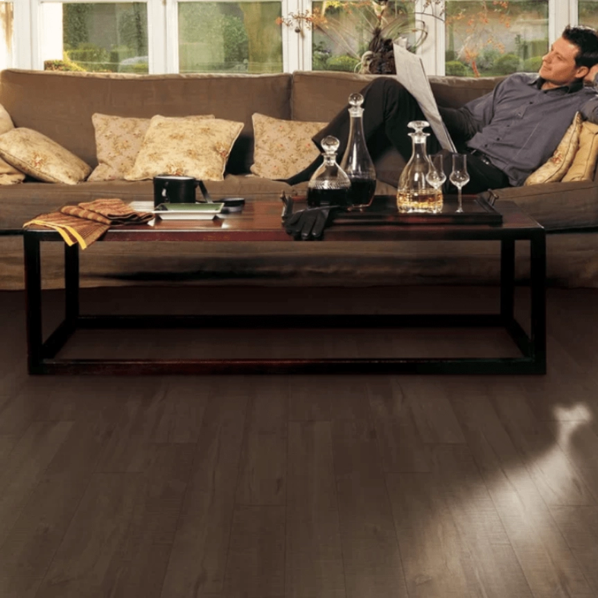 Piso Laminado Quick Step Eligna Wide - Carvalho Café Restaurado